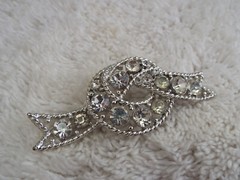 Silvertone Rhinestone Pin (D35)