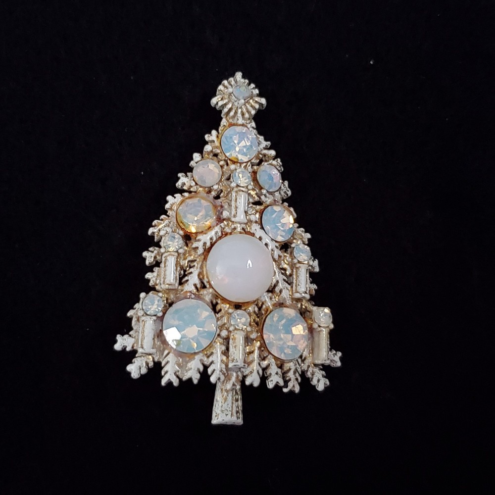 Vintage Hollycraft Christmas Tree Brooch Candle White Opalized 2.25″