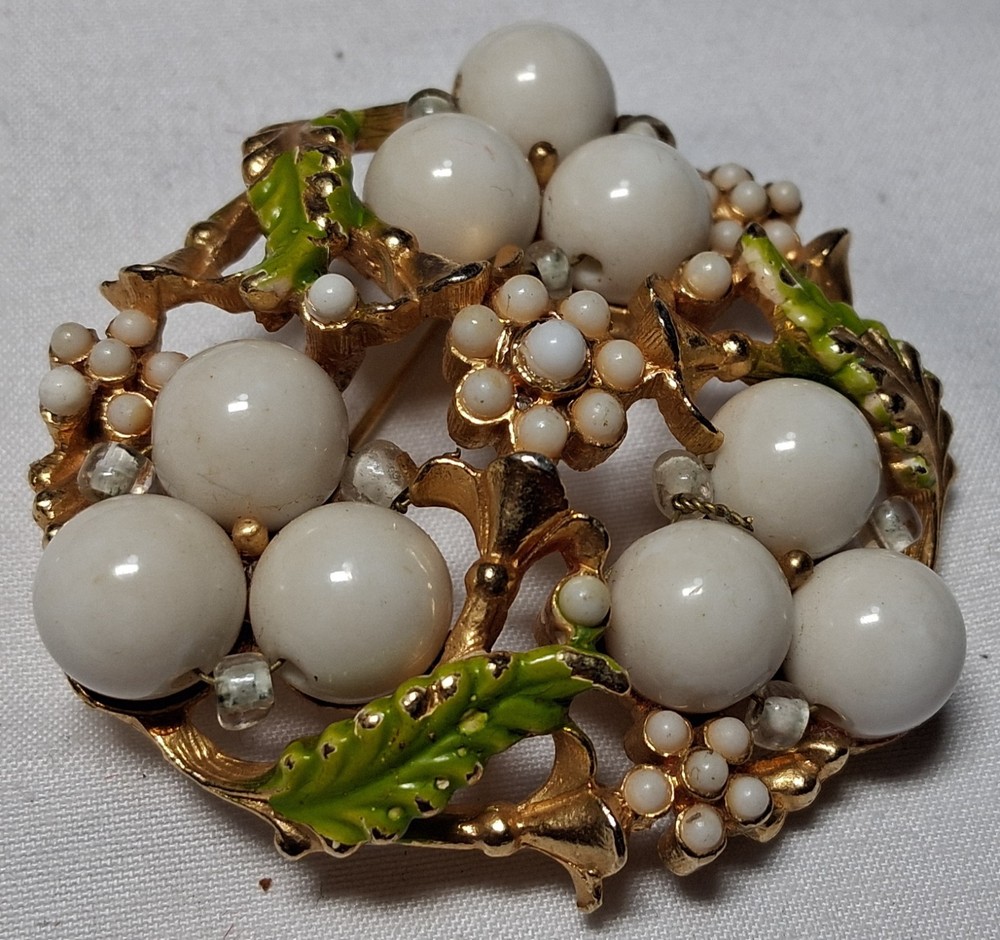 VTG Signed Selro Selini ? Brooch white no hole beads Green Enamel Some age #186