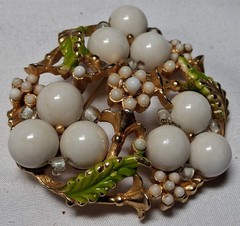 VTG Signed Selro Selini ? Brooch white no hole beads Green Enamel Some age #186