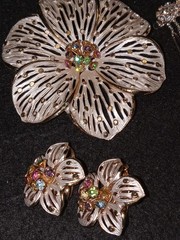 Vintage 2 Modern Costume Jewlery Rhinestone Lot Necklaces Bracelets Pins & More!