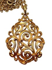 Vintage Crown Trifari Renaissance Teardrop Necklace Pendant Gold Trifarium 28” 8