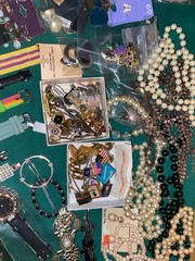 VINTAGE to Modern JEWELRY LOT 6 LBS 168 PCS RHINESTONE RING NECK WEARABLE #19