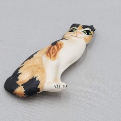 Vintage Ceramic Handpainted Calico Kitty Cat Brooch* 3.5″