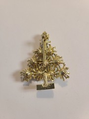 VTG Christmas Tree Brooch Lapel Pin Gold Toned Green Red & Blue Rhinestones