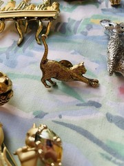 Lot Of 22 Vintage Cat Brooches And Pins Some Signed Various Black Cat, Gold