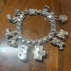 Vintage American Staring Heart Charm Bracelet 11 Charms Articulating 54.6 G 7.5”