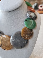 Vintage Lucite Round Flat Graduated Bead Necklace Multicolor Disc 21 in. Light