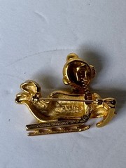 Vero Christmas Bear Brooch Gold Tone Enamel Sled Holiday Pin 1.75