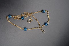 Vtg Gold Tone Chain Station Necklace w/ Blue White Swirl Bead Accents 16″