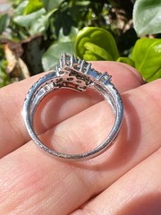 VINTAGE 14K WHITE GOLD CHAMPAGNE & WHITE DIAMONDS SPRAY CROSSOVER COCKTAIL RING
