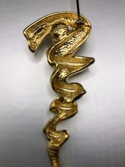 Tona Shell Brooch, Gold Tone, 2 3/4”, Signed W Pearl Looks Real Can’t Garant￼e