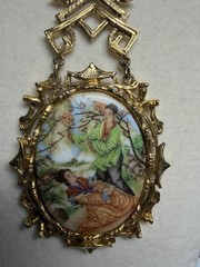 Beautiful Vintage Mode Art Asian Themed Necklace