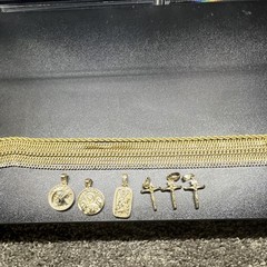 GLD 18k Yellow Gold Mixed Lot: Chains, Religious Pendants & Crosses, 14Pieces
