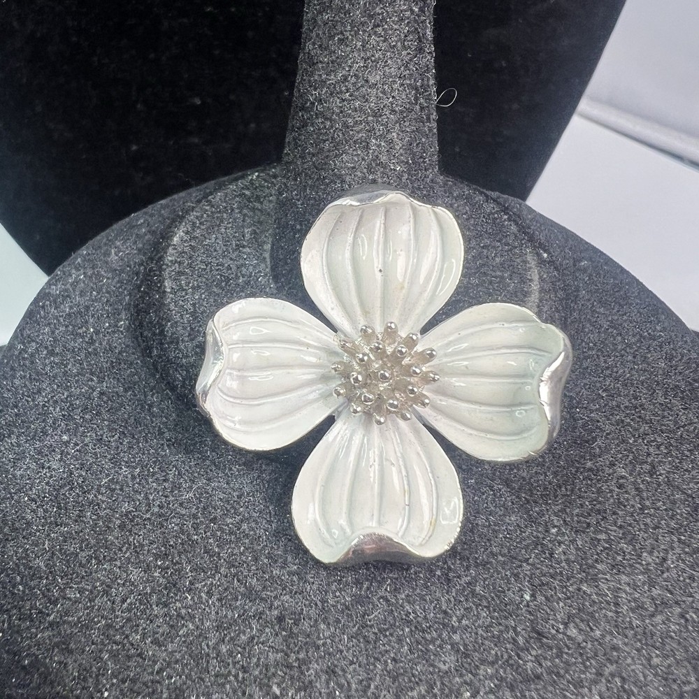 Vintage Signed Crown Trifari Mid Century Dogwood Flower Silver Tone Brooch Pin