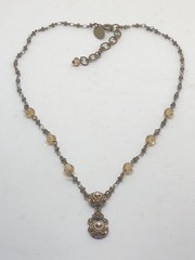 VTG LIZ PALACIOS CREAM COLOR PEARL W/COGNAC RHINESTONE/CRYSTAL DAINTY NECKLACE