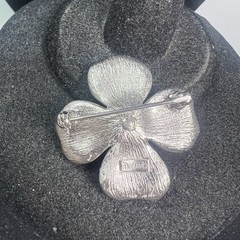Vintage Signed Crown Trifari Mid Century Dogwood Flower Silver Tone Brooch Pin