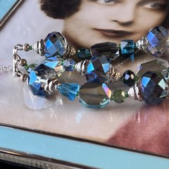 Vtg 1960’s 3-Strand Crystal Lucite Bracelet – Sz 8”-9” – Blue & Silvertone