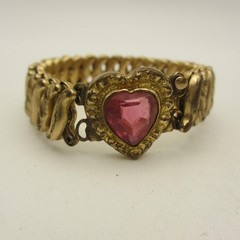 Vintage Carmen Sweetheart Bracelet Red Heart Expansion WWII Era BROKEN LINK