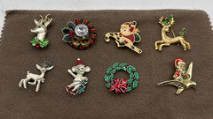 Vintage Christmas Pins Reindeer, Wreath Jewelry Mixed Lot Crafts – 8 total