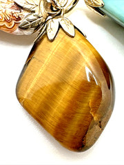 Vintage Organic Semi Precious Stone Pendant Necklace Gold Tone Dangles 30″