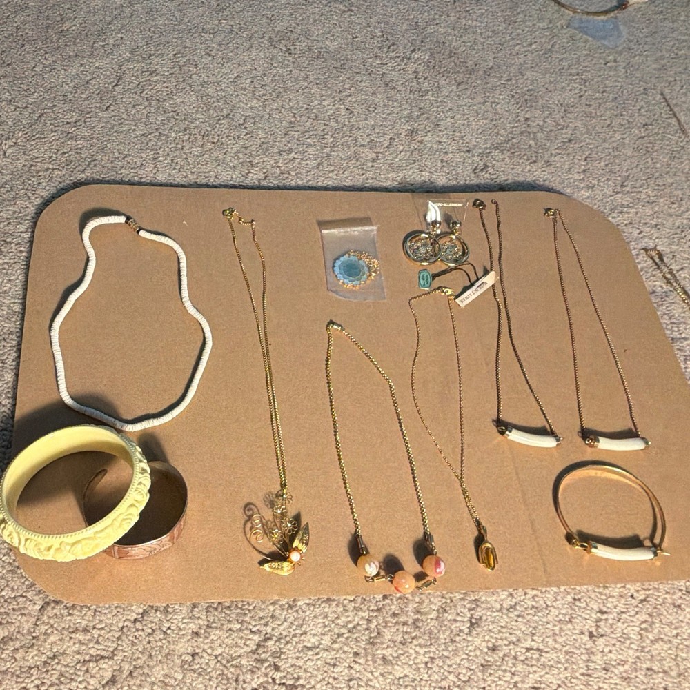 Jewelry Lot. Tigers Eye MOP Torquise + More. Excellent Condition See Photos