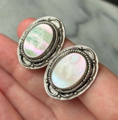 Judy Lee Mother of Pearl Iridescent Oval Silver Tone Clip On Earrings Vintage