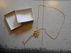 VINTAGE UNBRANDED GOLD COLORED FILIGREE FLORAL ADJUSTABLE NECKLACE