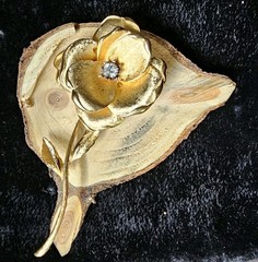 FRANCOIS Signed 4.25″ Brooch Gold Tone Rhinestone Long-Stem Flower Layered Vtg
