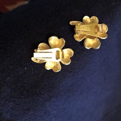 Hobe Vintage Flower Encrusted CLIP Earrings So Pretty Flowers For Your Ears