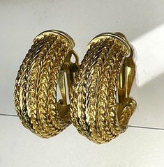 Vintage Erwin Pearl Signed Gold Tone Chunky Chevron Woven Rope C Hoop Clip On Ea