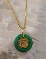 Vintage Chinese 14K Gold Apple Jade Dragon Circle Pendant 4.5 Grams