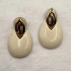 Vintage Cream & Gold Sculptural Pierced Drop Earrings 1.5”