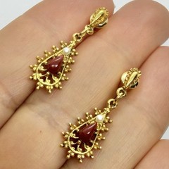 Vtg Etruscan Teardrop Burgundy Seed Pearl Gold Plate Dangle Earrings Post