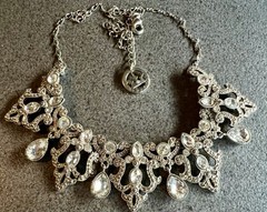 Gorgeous Vintage Trifari Crystal Tear-Drop Dangle Statement Necklace Excellent￼