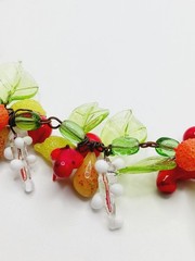 READ Vintage Italian Glass Fruit red bird leaf Salad cardinal green Necklace