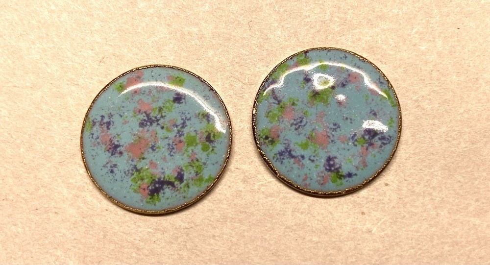 57 Vtg. Guilloche Enamel caboc-Round shape-Light blue background w/pastel colors