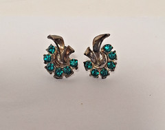 Lot of 5 Vintage Unbranded Rhinestone & 1 Gemstone Fashion Earrings