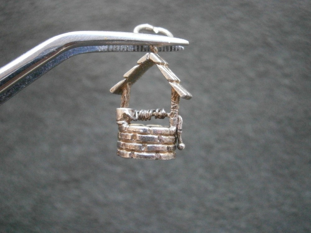 Wishing Well Pail on Wall Vintage Sterling Silver Bracelet Charm Pendant 1.6g