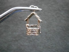 Wishing Well Pail on Wall Vintage Sterling Silver Bracelet Charm Pendant 1.6g