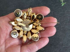 VINTAGE Brooch Pin Lime Green Cabachon & Rhinestone Brooch 1960s Fashion Jewelry