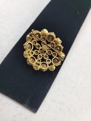 Vintage Gold Tone Green Emerald Faceted Glass Cluster Brooch Pin 1.5 Inches
