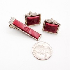 Vintage Silver Tone Red Lucite Horse Head Cufflinks Tie Bar Clip Set Equestrian