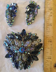 D&E Juliana Lava Glass & Blue AB Rhinestone Brooch/Earring Set Vintage Exquisite