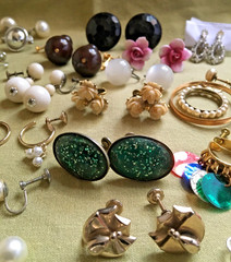 SCREWBACK EARRINGS – LARGE LOT – Vintage – Varied Styles – All Nice – Lot #5