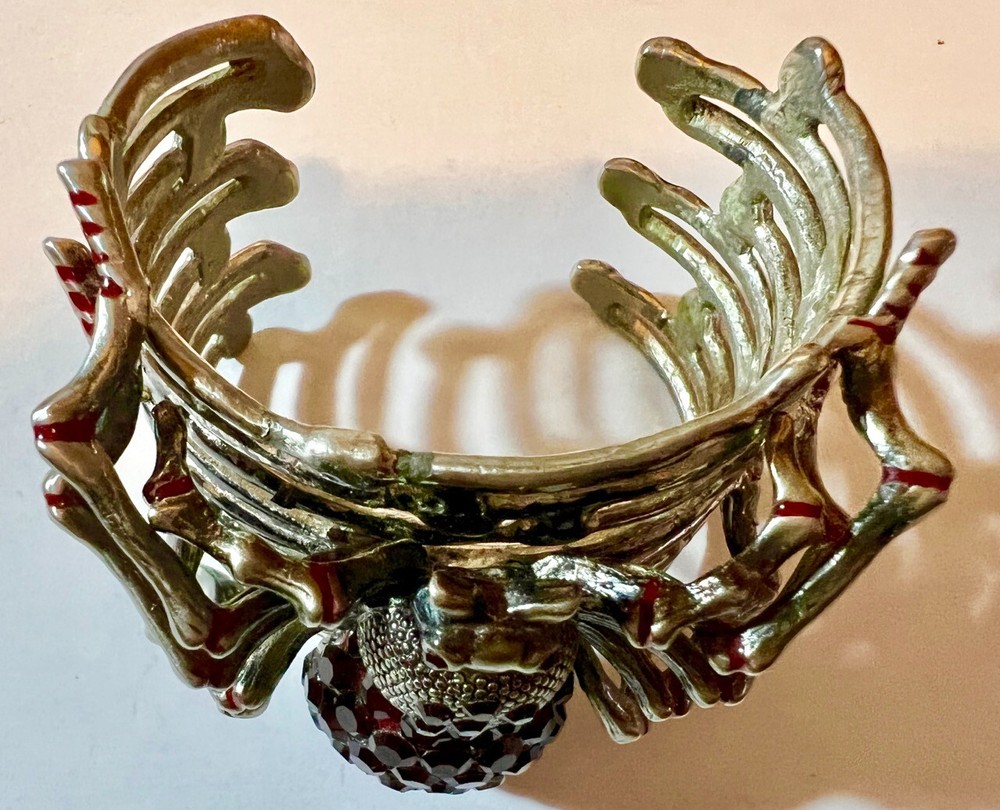 VINTAGE RUNWAY RAISED SPIDER RUBY STONES SILVER BANGLE BRACELET FREE SHIPPING