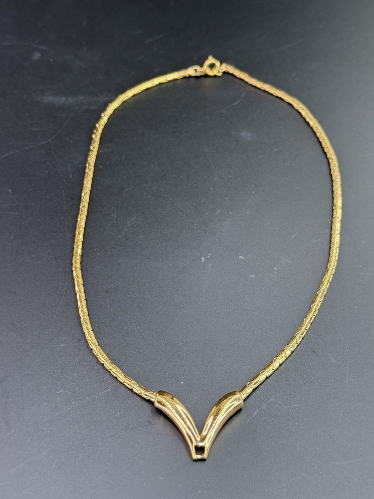 Vtg Monet Necklace V Shape Chevron Pendant Round Cobra Link Chain Gold Tone