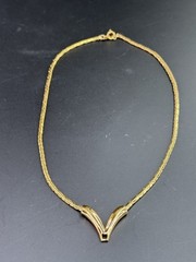 Vtg Monet Necklace V Shape Chevron Pendant Round Cobra Link Chain Gold Tone