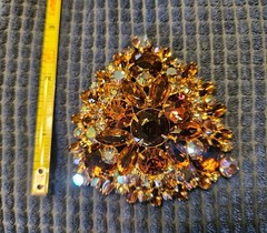 Large Vintage Topaz Brown Aurora Borealis Rhinestone Brooch Goldtone