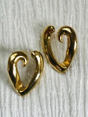 Estate Goldtone Open Swoosh Hearts Post Earrings for Pierced Ears – 0.75 x 1 and